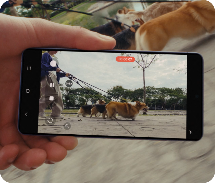 An illustration showcasing the Super Steady Horizontal Lock feature